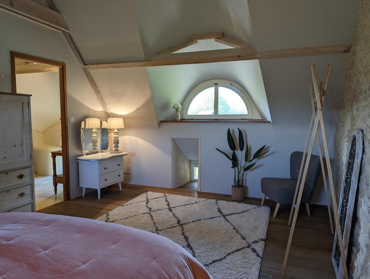 Maison Typique Bretonne Avec Toit De Chaume Camors Exteriér fotografie