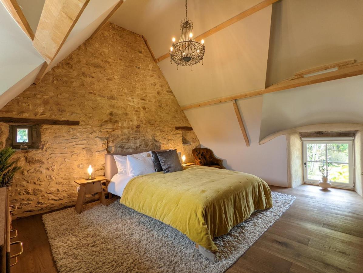 Maison Typique Bretonne Avec Toit De Chaume Camors Exteriér fotografie