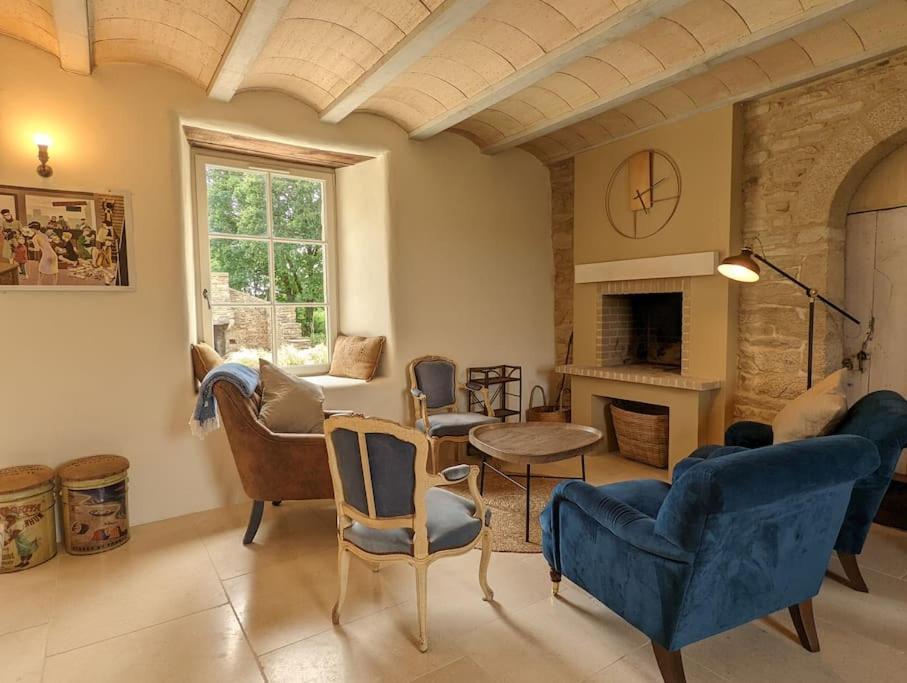 Maison Typique Bretonne Avec Toit De Chaume Camors Exteriér fotografie