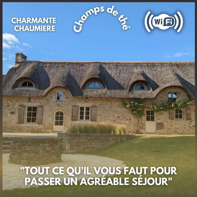 Maison Typique Bretonne Avec Toit De Chaume Camors Exteriér fotografie